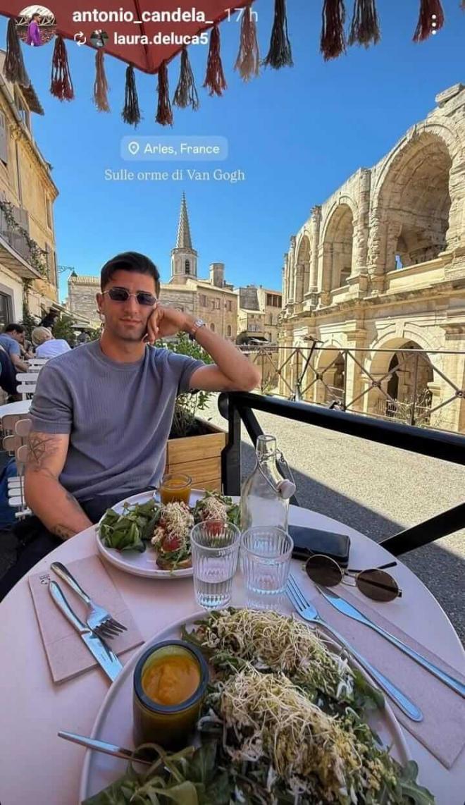 Antonio Candela de vacaciones con su novia en Arlés, Francia