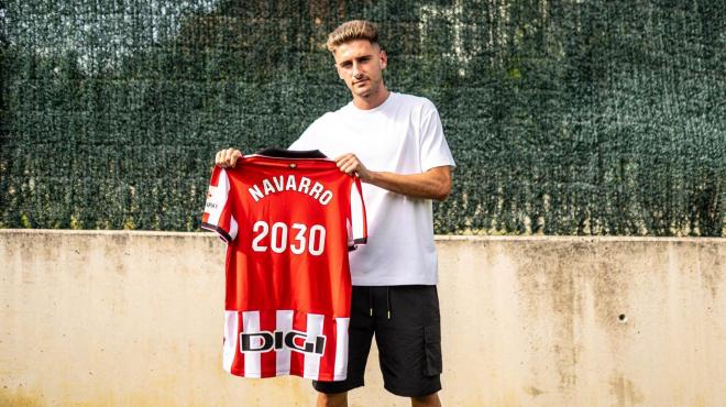 El atacante Robert Navarro ha firmado hasta el 30 de junio del año 2030 (Foto: Athletic Club).