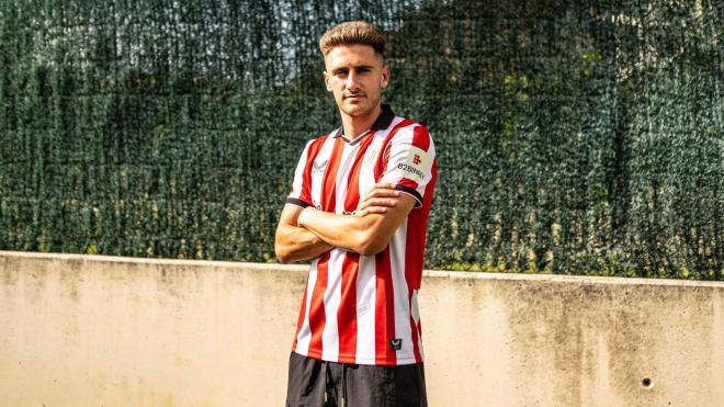El atacante Robert Navarro ha firmado hasta el 30 de junio del año 2030 (Foto: Athletic Club).