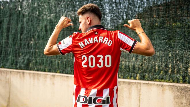 El atacante Robert Navarro ha firmado hasta junio de 2030 (Foto: Athletic Club).
