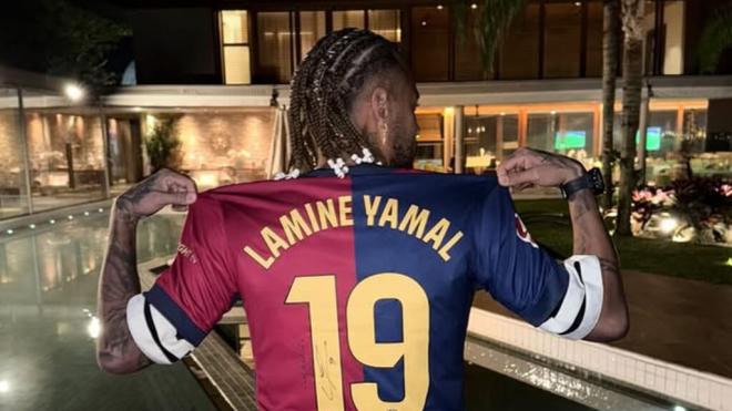 Neymar luce la camiseta de Lamine Yamal (Instagram)