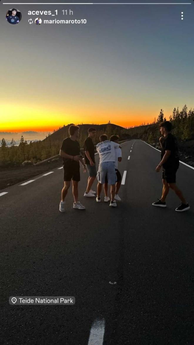 Álvaro Aceves y Mario Maroto de vacaciones con amigos en Tenerife