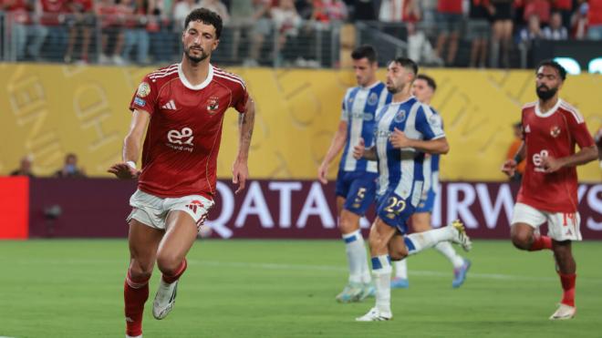 Wessam Abou Ali celebra uno de los tres goles del Al Ahly ante el Oporto (foto: Cordon Press).
