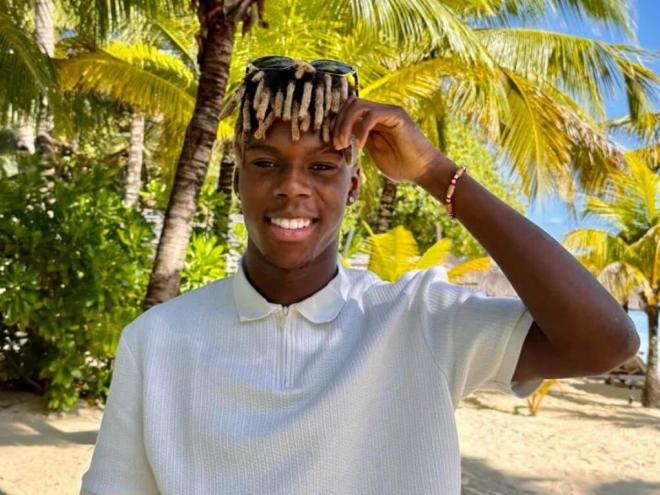 El jugador del Athletic Nico Williams, de vacaciones esta semana de junio en Islas Mauricio (Foto: Instagram).