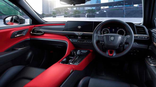 Toyota Crown Sport