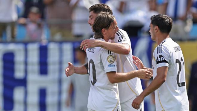 Valverde, Modric y Brahim celebrando un gol (Cordon Press)