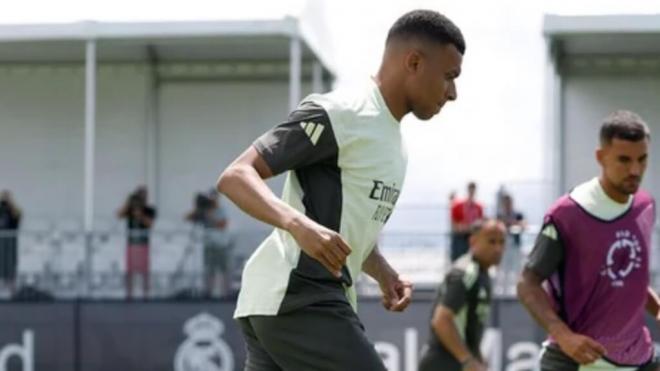 Mbappé, en el entrenamiento (Foto: Real Madrid)