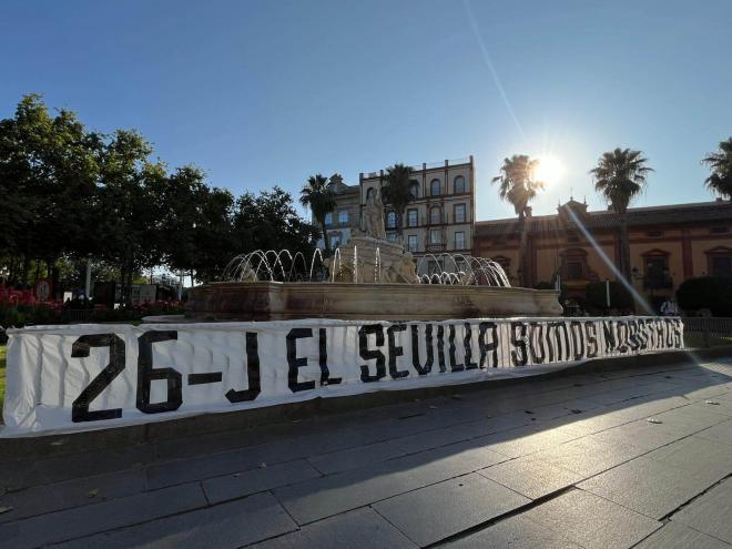 Pancarta en la Puerta de Jerez.