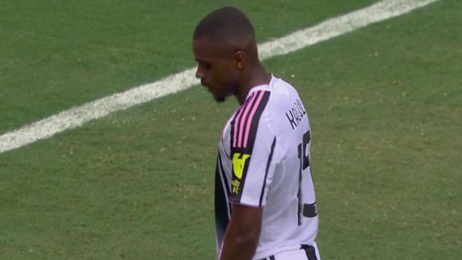 Pierre Kalulu tras su gol en propia (Telecinco)