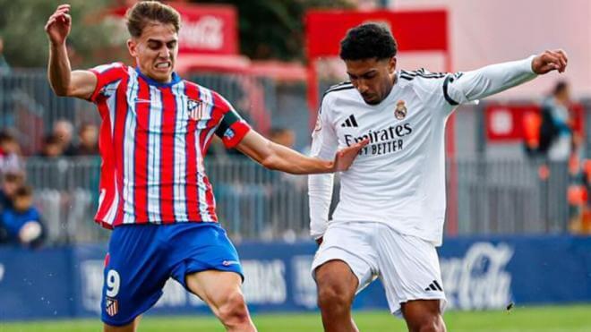 Fotografía del mini-derbi entre el Atlético 'B' y el Real Madrid (Foto: RMA)