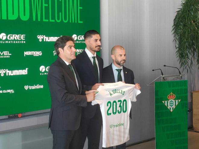 Ángel Haro, Manu Fajardo y Álvaro Valles, en la presentación del meta (Foto: Álvaro Borrego).