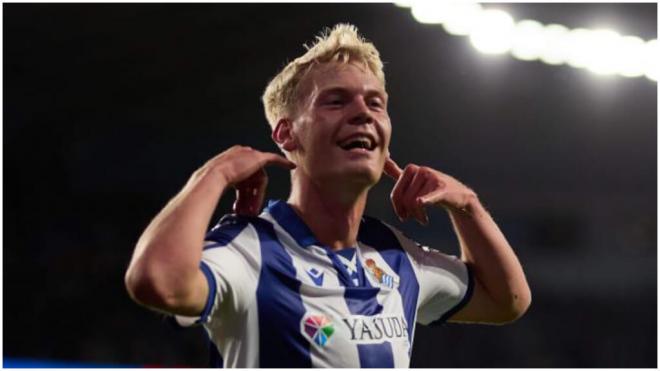 Gol de Orri Oskarsson en el Real Sociedad - Valencia. (Foto: LALIGA)