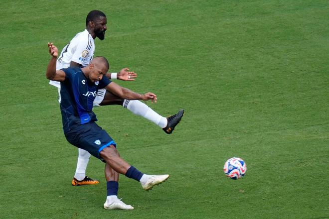 Salomón Rondón, en un partido del Pachuca (FOTO: Cordón Press).