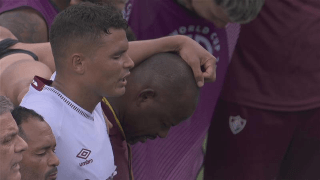 Thiago Silva, con sus compañeros (Foto: Telecinco)