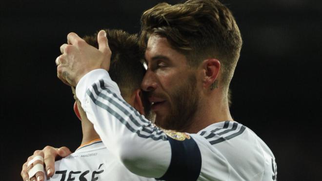 Jesé Rodríguez y Sergio Ramos en un partido con el Madrid (Cordon Press)