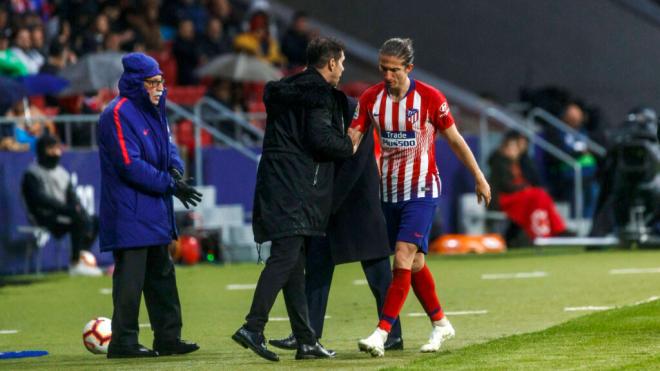 Simeone y Filipe Luis, en un partido del Atlético de Madrid (Cordon Press)