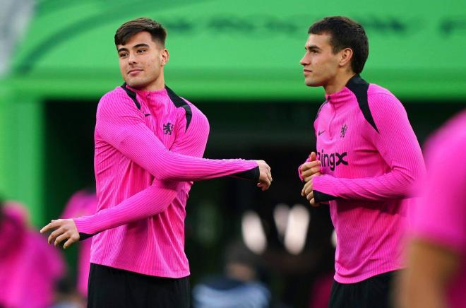 Aaron Anselmino, con el Chelsea (Foto: Cordon Press).