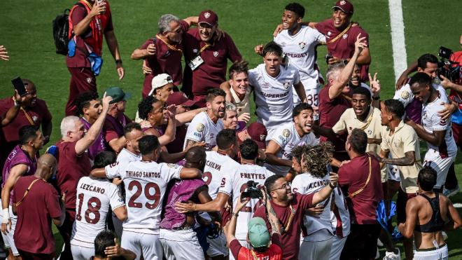 Los jugadores de Fluminense celebrando el pase a octavos de final (Fuente: X)
