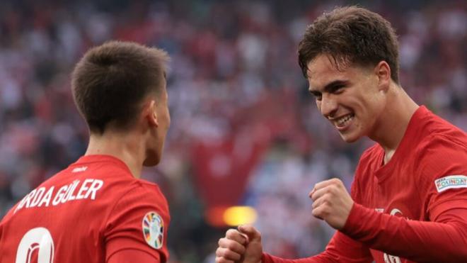 Kenan Yildiz junto a Arda Güler en la selección turca (Redes Sociales)