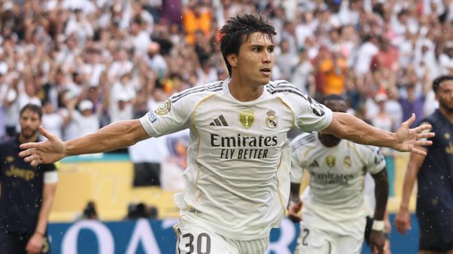 Gonzalo García celebrando su gol con el Real Madrid (Cordon Press)