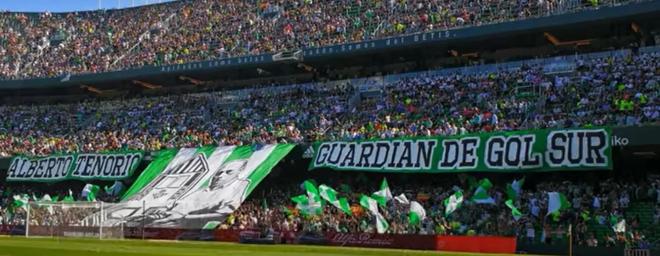 Imagen del tifo dedicado a Alberto Tenorio (Foto: RBB).