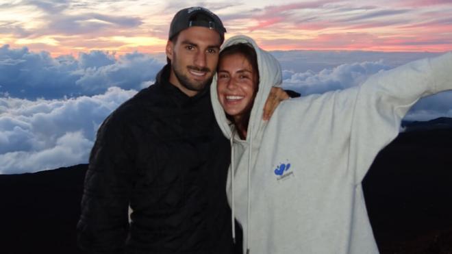 Álex Baena y Alexandra Jiménez en sus vacaciones en Hawai (Instagram)