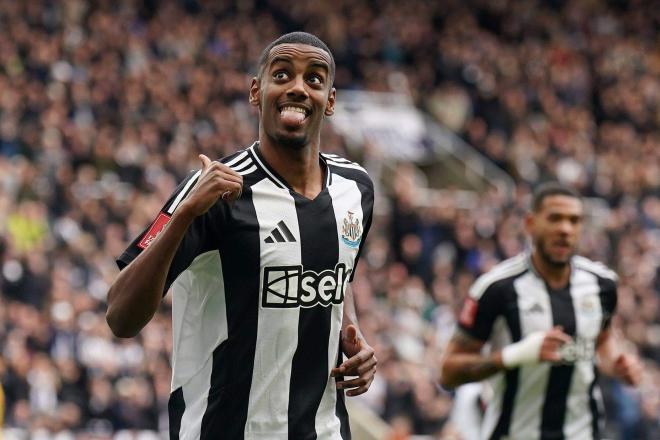 Alexander Isak, en un partido con el Newcastle (Foto: Cordon Press).