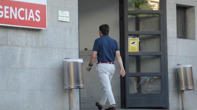 José Luis Martínez-Almeida llegando al hospital (Europa Press)