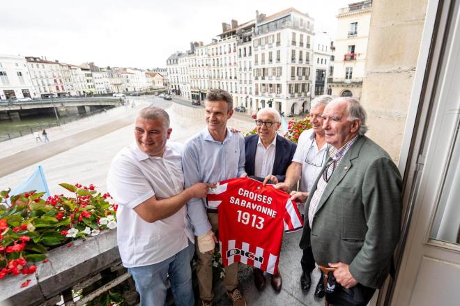 Jon Uriarte e Iribar hacen apostolado zurigorri en Iparralde (Foto: Athletic Club).