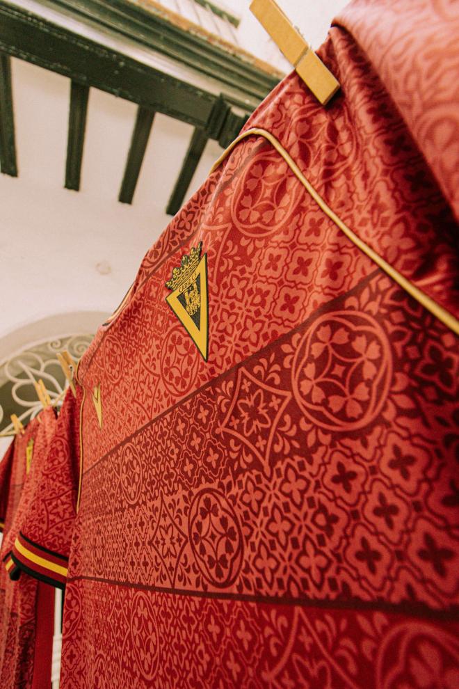 El detalle de la camiseta del Cádiz visitante 25/26 (Foto: CCF).
