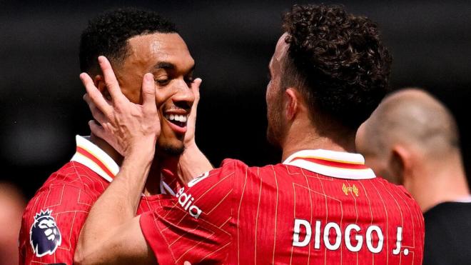 Trent Alexander-Arnold y Diogo Jota, en el Liverpool ('X')