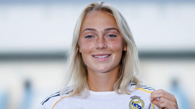 Hanna Bennison en su presentación con el Real Madrid (Redes Sociales)