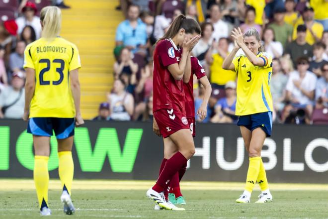 Lance del Dinamarca-Suecia de la Eurocopa Femenina (Foto: EFE).