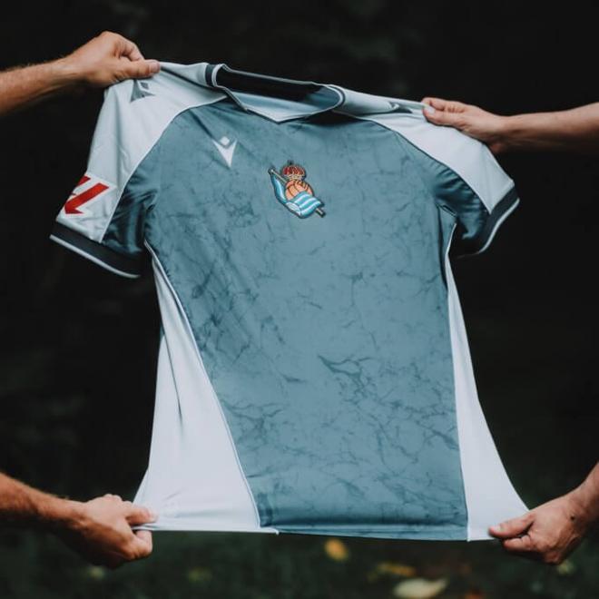 Así es la camiseta visitante de la Real Sociedad para la 25/26 (Foto: RS).