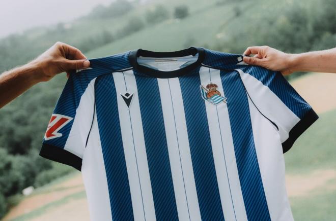 Así es la camiseta local de la Real Sociedad para la 25/26 (Foto: RS).
