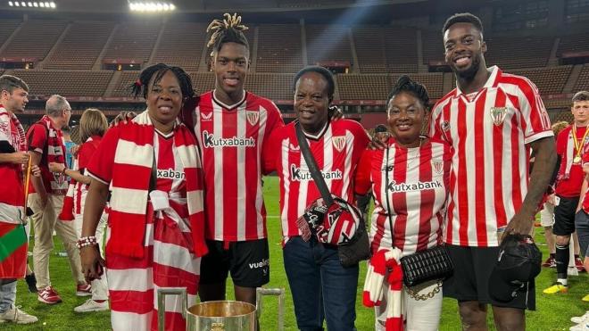 La familia Williams Arthuer, siempre unida a Iñaki y a Nico con los colores del Athletic Club.