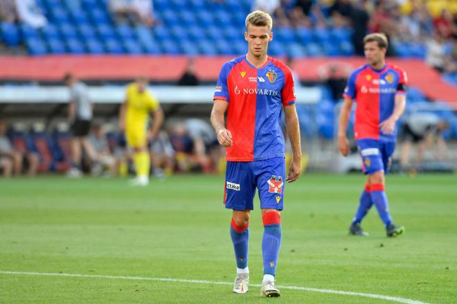 Arnau Comas, durante un partido del Basilea (Foto: Cordon Press).