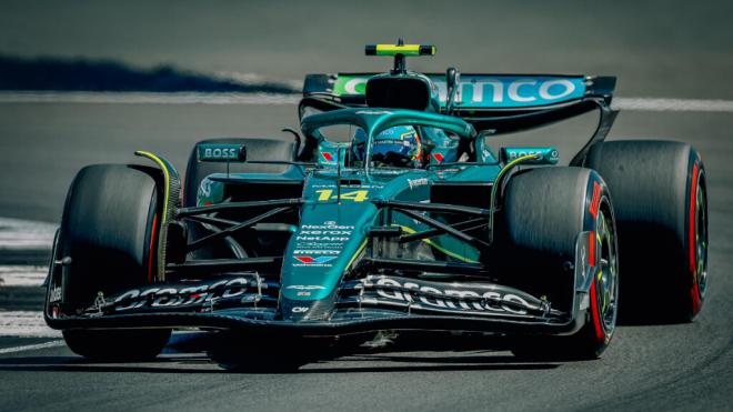 Fernando Alonso, en el Gran Premio de Silverstone (Foto: Aston Martin).