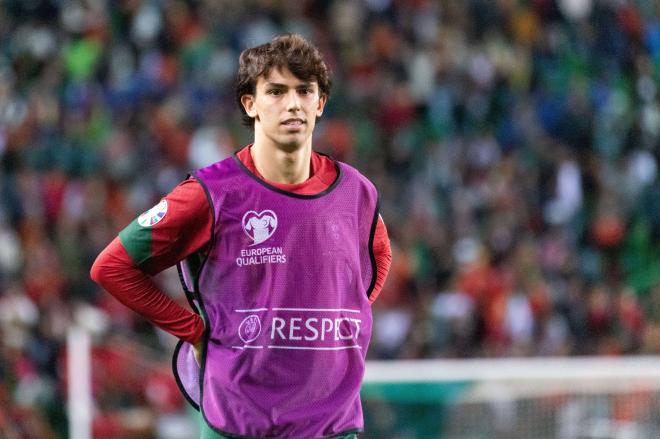 Joao Félix, en un calentamiento con Portugal (Foto: Cordon Press).