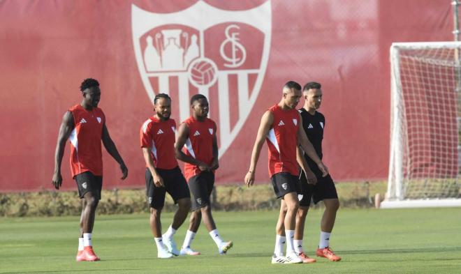 Joan Jordán, en el primer entrenamiento de la pretemporada del Sevilla (Foto: Kiko Hurtado).