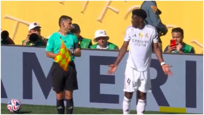 La mano pitada a Tchouameni en el Real madrid - Borussia Dortmund. (DAZN)