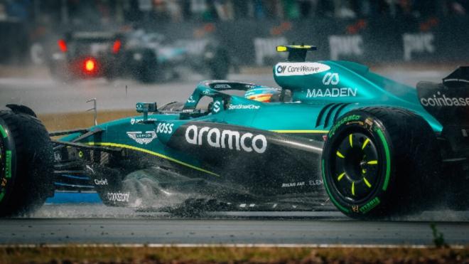 Fernando Alonso, en el Gran Premio de Silverstone (Foto: Aston Martin).