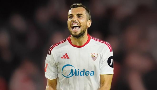Montaje del Sevilla para felicitar a Joan Jordán (Imagen: SFC).