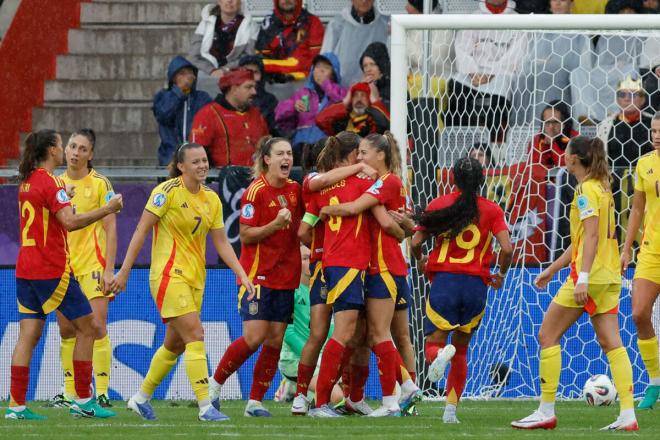Celebración de un gol de España ante Bélgica en la Eurocopa femenina (Foto: EFE).