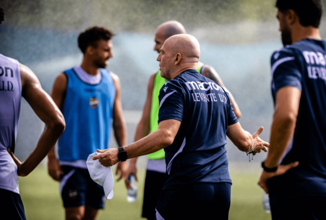 Julián Calero, técnico del Levante UD
