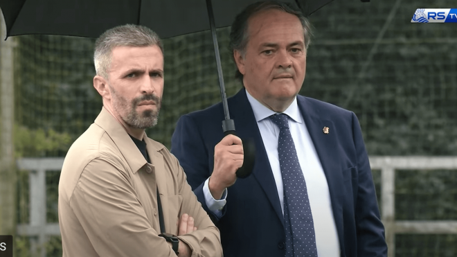Erik Bretos y Jokin Aperribay presencian una sesión de la Real Sociedad.