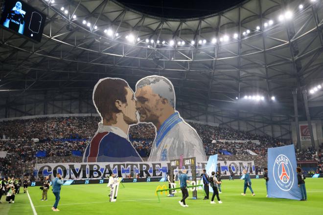 Mosaico de la grada sur del Vélodrome a Álvaro González y Darío Benedetto (Foto: Fran Fuentes).