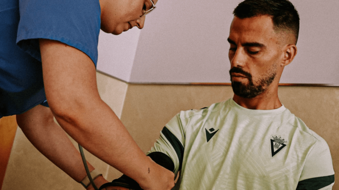 Suso pasa las pruebas médicas con el Cádiz (Foto: CCF).