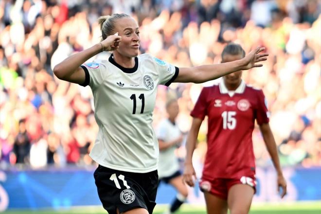 Lea Schueller celebra su gol en el Alemania-Dinamarca de la Euro 2025 (Foto: Europa Press).