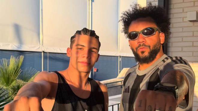 Marcelo y Enzo Alves en vacaciones (@enzoalvesv)